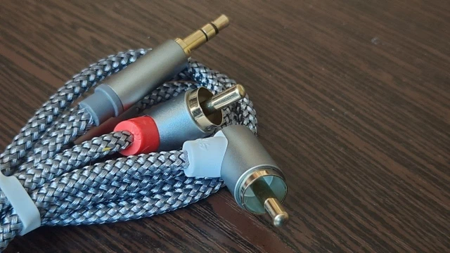 90° Angle RCA Audio Stereo Cable Jack 3.5mm to 2RCA Cable Splitter