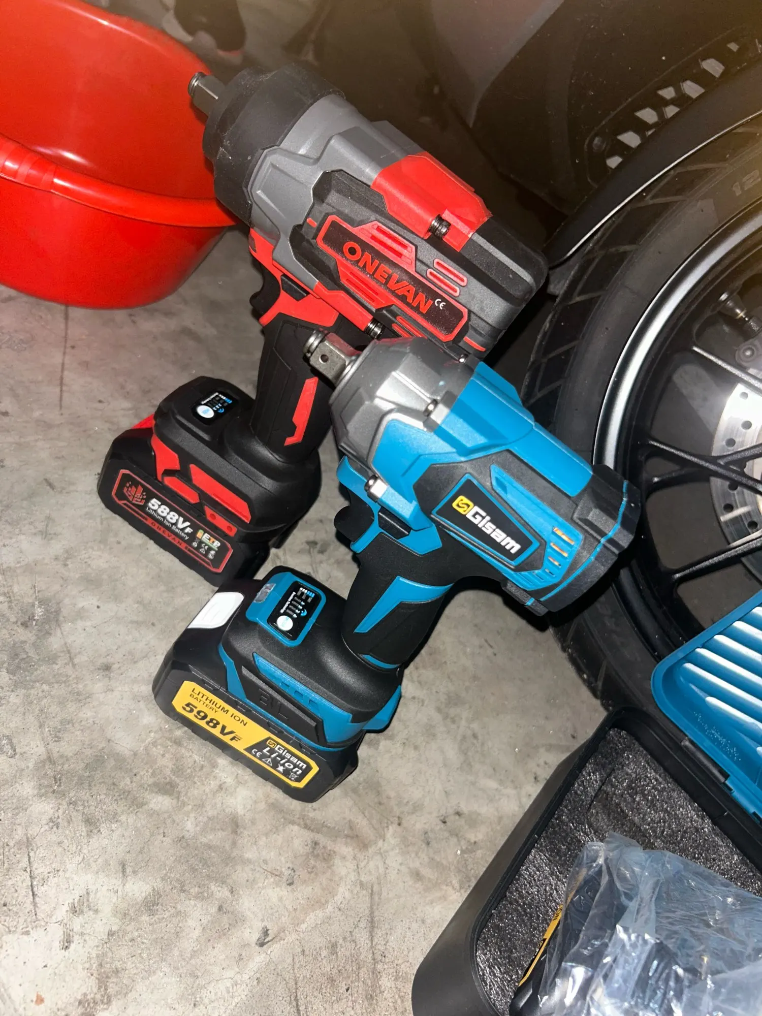 Gismis-llave de impacto eléctrica sin escobillas, Torque de 1200N.M, destornillador inalámbrico de 1/2 pulgadas, herramienta eléctrica para Pin de batería Makita de 18V photo review