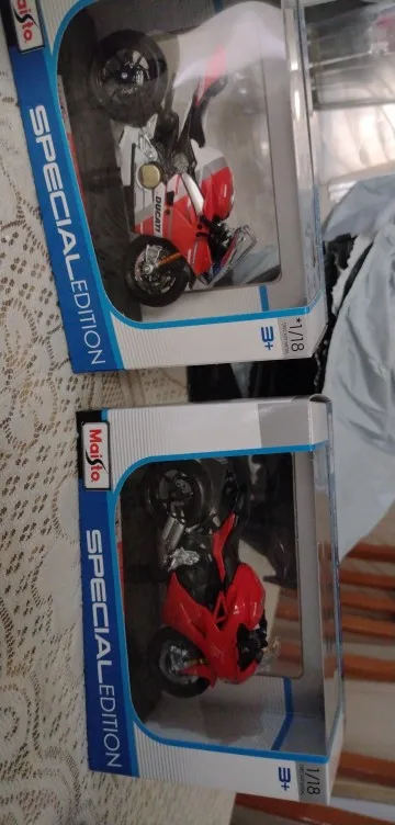 Maisto Ducati Panigale V4 S Corse 1:18 Scale Alloy Motorcycle Diecast Model Collectible Grade Gift Toy photo review