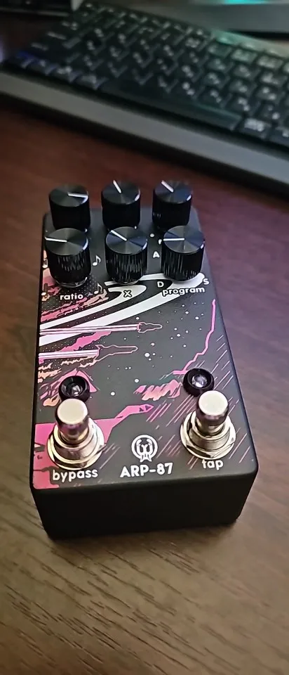 Xiao 1:1 Pedals Walrus Audio Fathom Multi Reverb and Arp-87 Delay