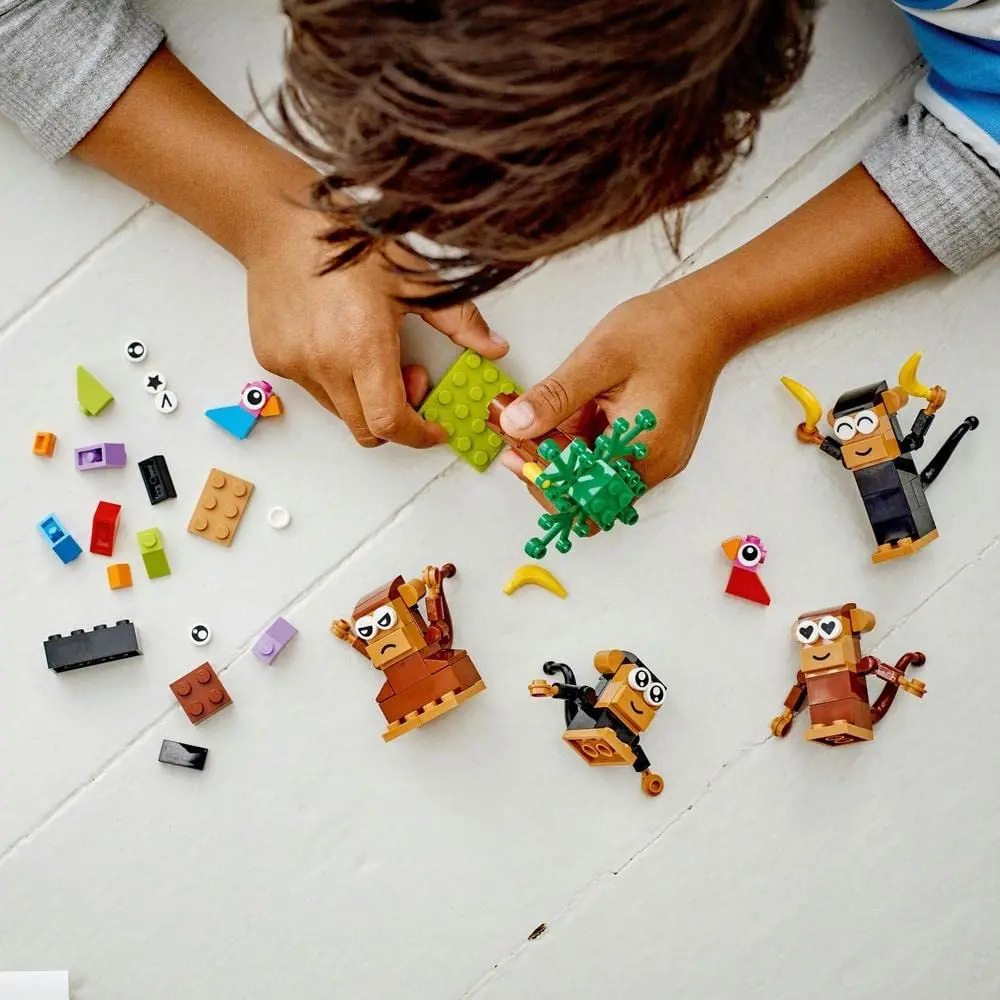 Easy LEGO® Builds for Young Builders