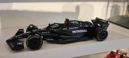 Bburago 1:43 Mercedes-AMG Petronas F1 Team W14 2023 #44 Hamilton #63 George Russell Alloy Car Die Cast Model Toy Collectible photo review