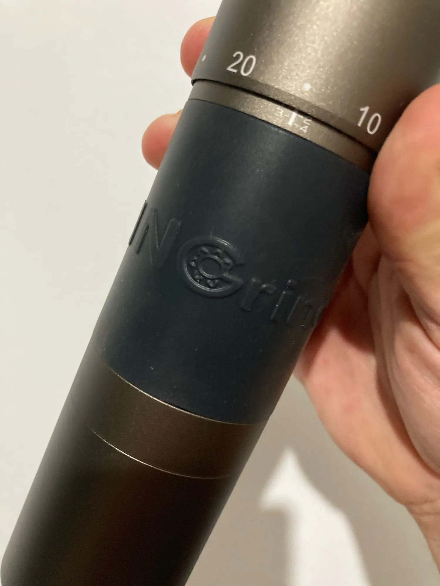 Kingrinder K4 /K6 manual coffee grinder portable mill 420stainless steel 48mm stainless steel Titanium plating burr photo review