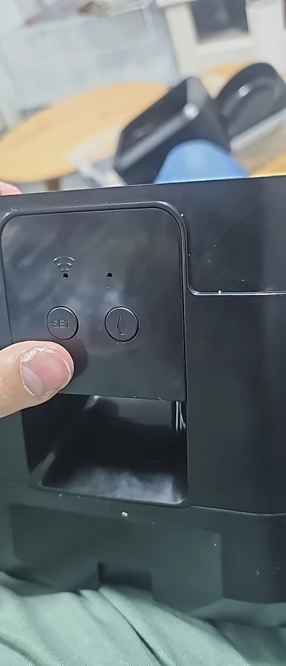 موزع طعام اَلي للكلاب و القطط قابل لتحديد أوقات الوجبات