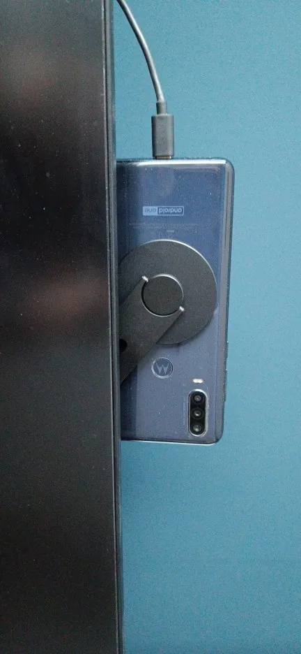 Teslahubs™ 6D Magnetic Phone Holder  customer photo