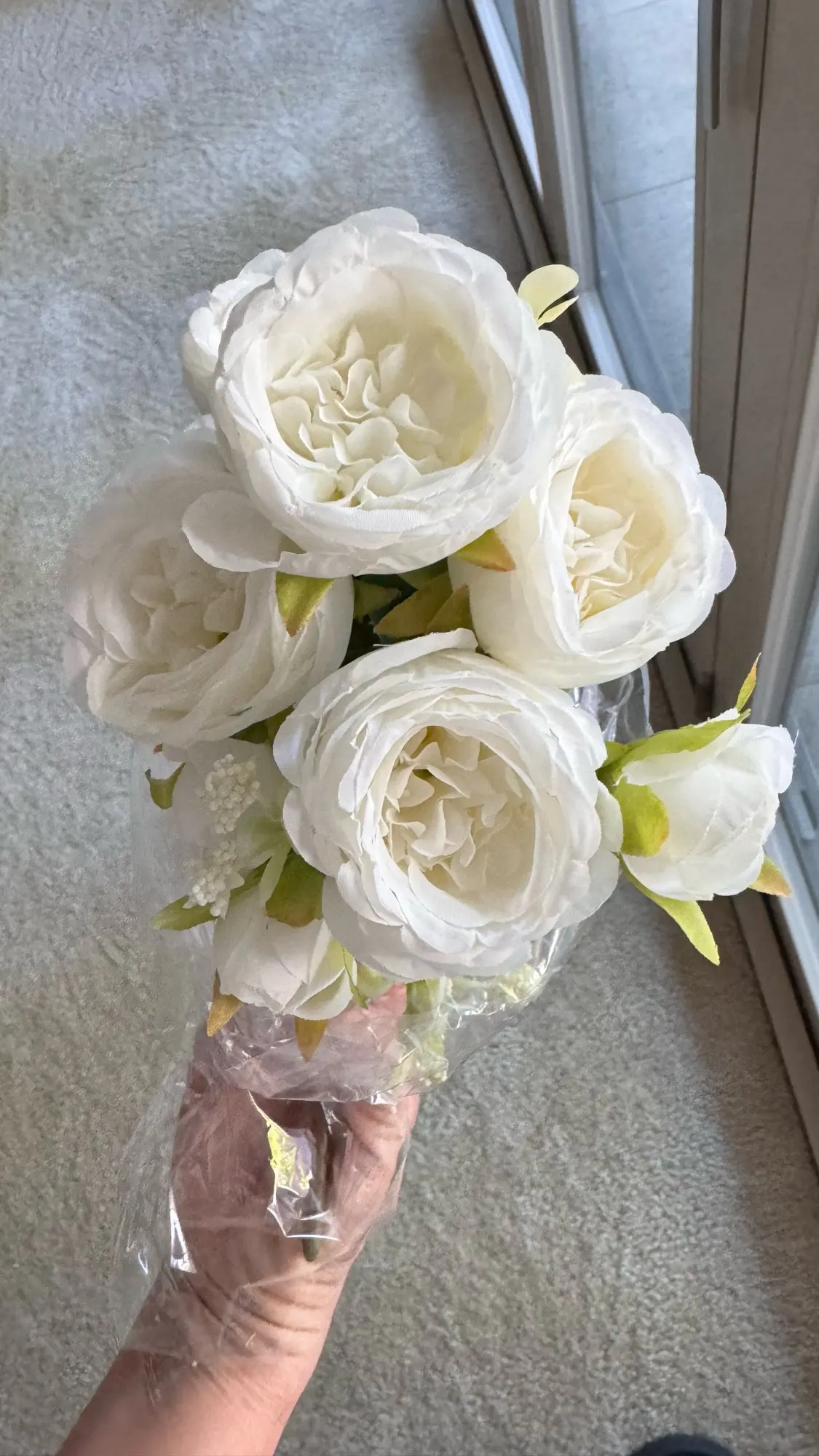 Bouquet de 5 pivoines artificielles blanches en tissu photo review