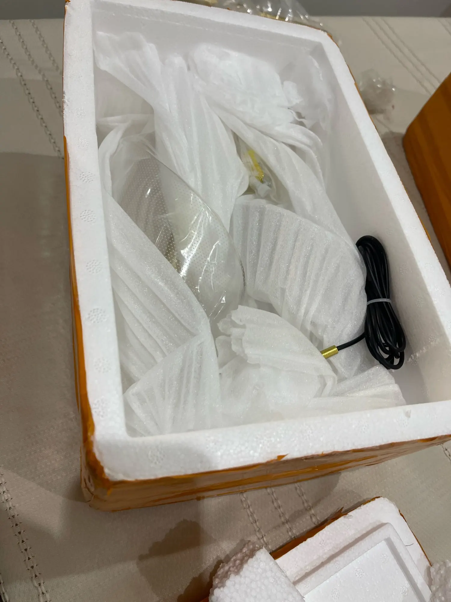 LED Pendant Lights for Stylish Indoor Illumination in Bedrooms, Living Rooms, and Dining Areas photo review