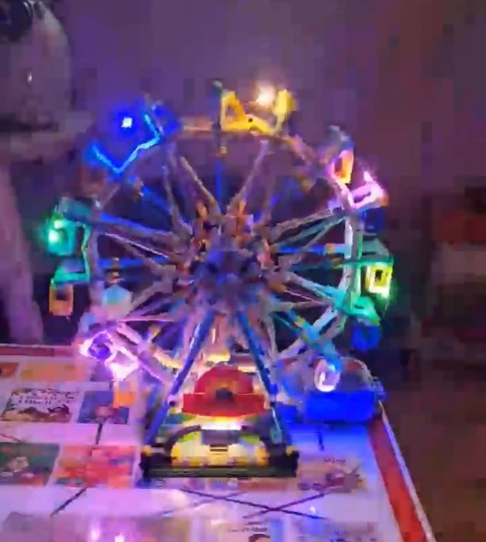 City Friends MOC Rotating Ferris Wheel Building Blocks Electric Bricks with Light Toys for Children Christmas Gifts photo review