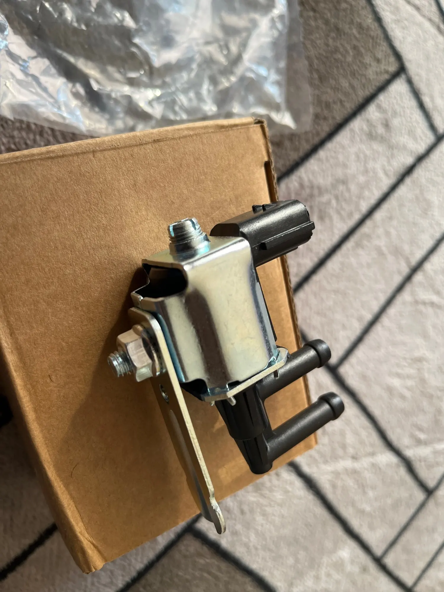 New OEM # Z504-18-741A Vapor Canister Purge Solenoid Valve for