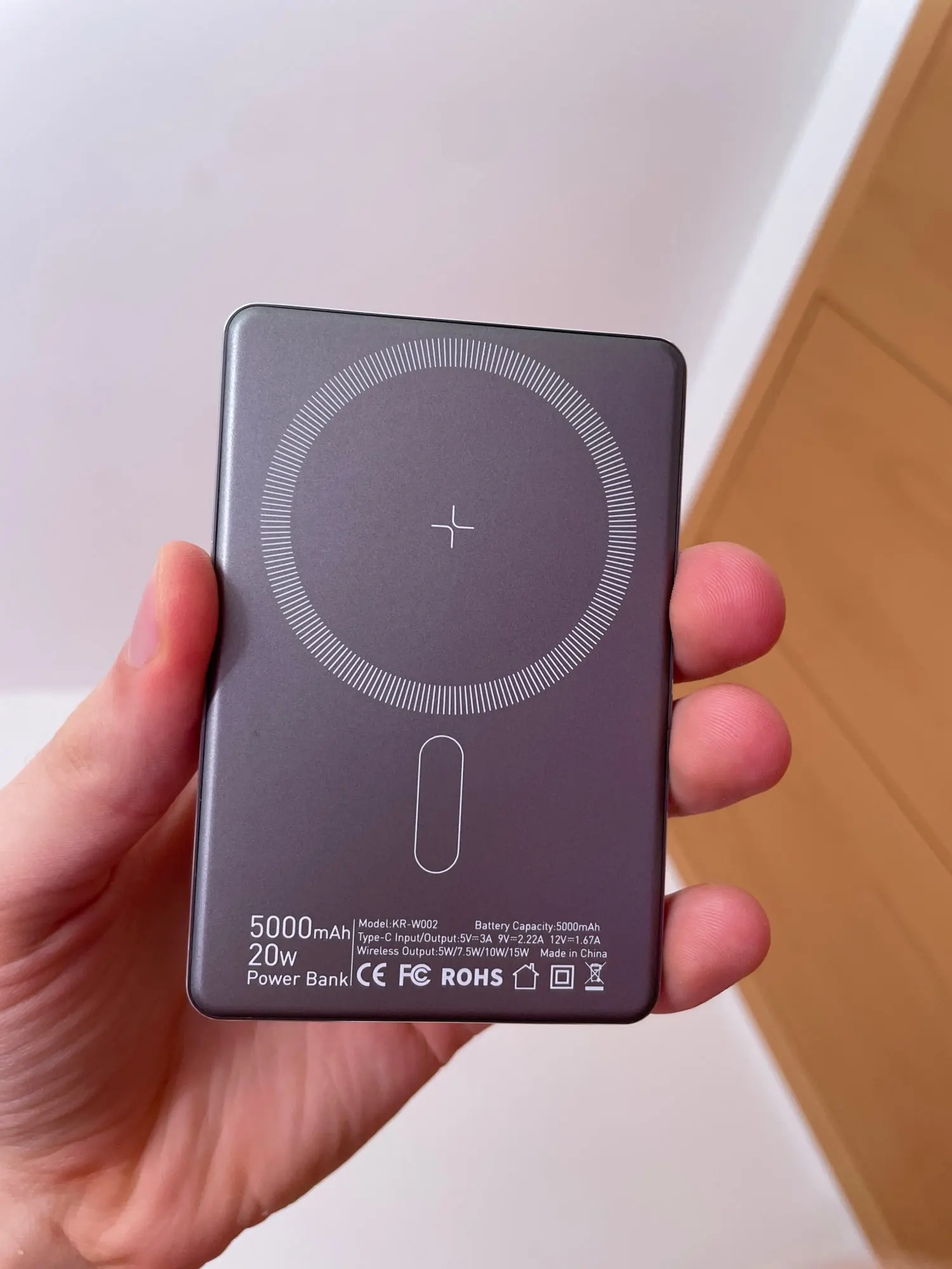 Essager-Banco de energía inalámbrico fino magnético, 20W, 5000mAh, batería externa portátil de carga rápida para Magsafe para iPhone 16 15 14 13 photo review