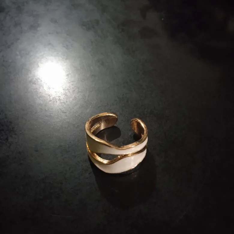 1pc Vintage White Enamel Metal Irregular Shape Geometric Open Adjustable Ring for Women Girl Fashion Jewelry Birthday Gifts photo review