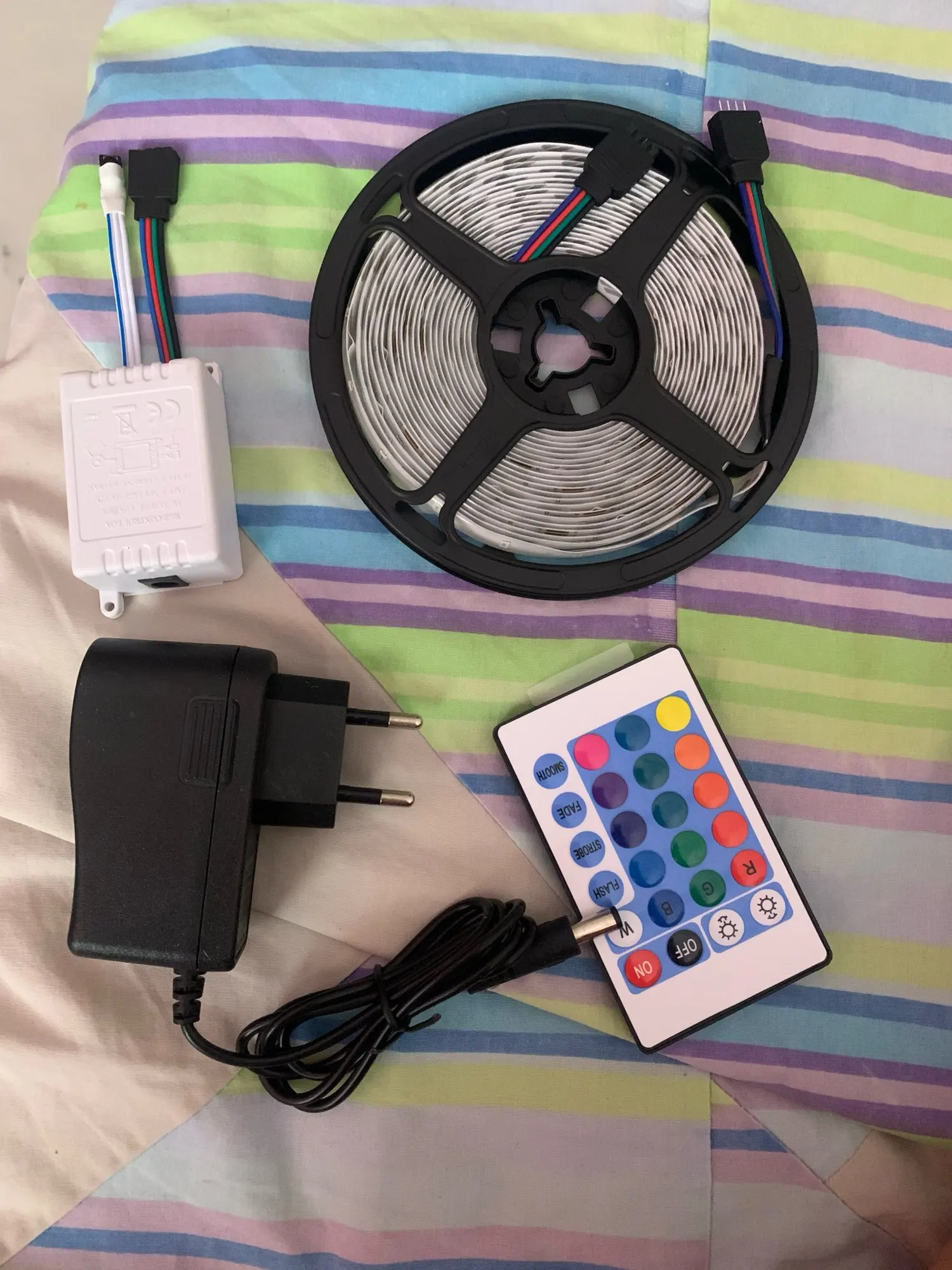 Fita LED RGB Rolo 5m com Fonte e Controle Dupla Face - Neverdie Store photo review