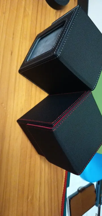 Caja de baraja de cartas con ventana de visualización, capacidad para 120 + tarjetas de una sola manga, cierre magnético, adecuada para tarjetas CCG, tarjetas de juego mágicas photo review