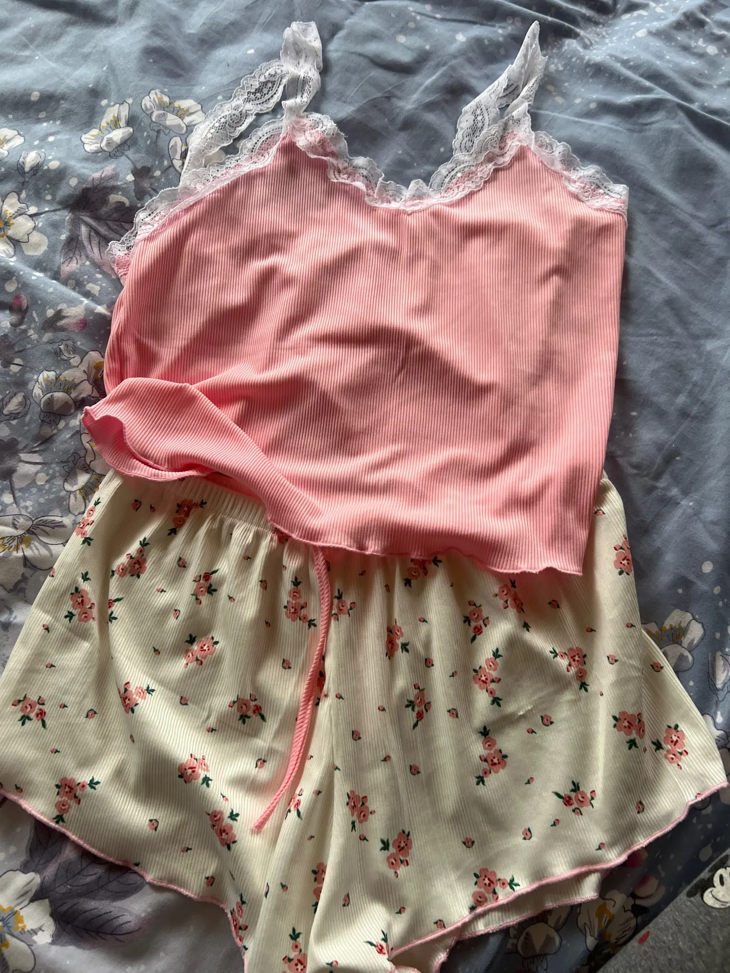 Dreamy Pink Lace V-Neck Pajama Set - Soft Summer Sleepwear photo review