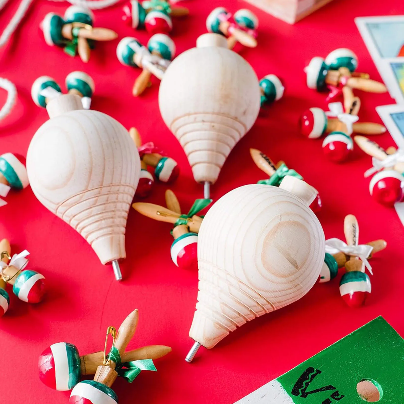 Trompos Tops Hand Carved DIY Unpainted Wood Tops with Point for Children Kids Intermediates Gift 3Pcs spinning top toy battle top toy battle tops