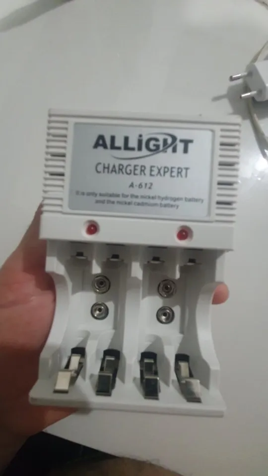 Kit Carregador De Pilhas E Pilhas Recarregáveis AA AAA - Neverdie Store photo review