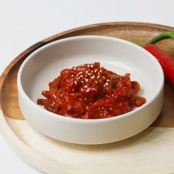 풍부한 맛과 영양가를 즐기세요: 오징어젓갈과 낙지젓갈 콤보