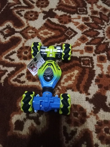 4WD RC Car Toy 2.4G Radio Remote Control Cars RC Watch Gesture Sensor Rotation Twist Stunt Drift Vehicle Toy for CHildren Kids photo review