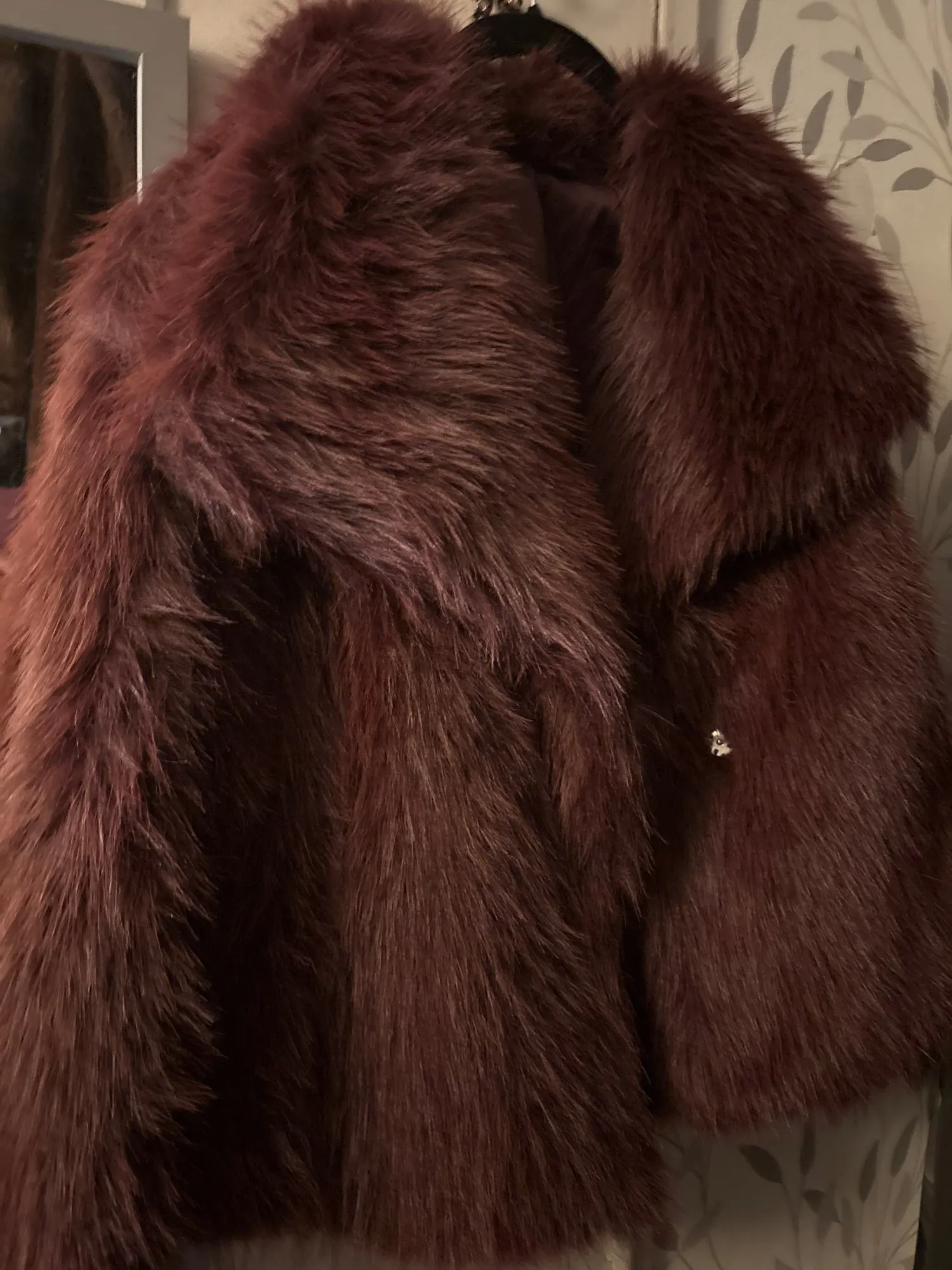 HXAO Women's Fur Coat Women 2024 Plush Burgundy Bomber Jacket Solid Crop Long Sleeve Jacket Warm Winter Coats Woman Casual Coats photo review