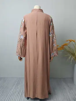 عباية بياقة قائمة بتطريز زهري أزرق وأبيض — صورة 7