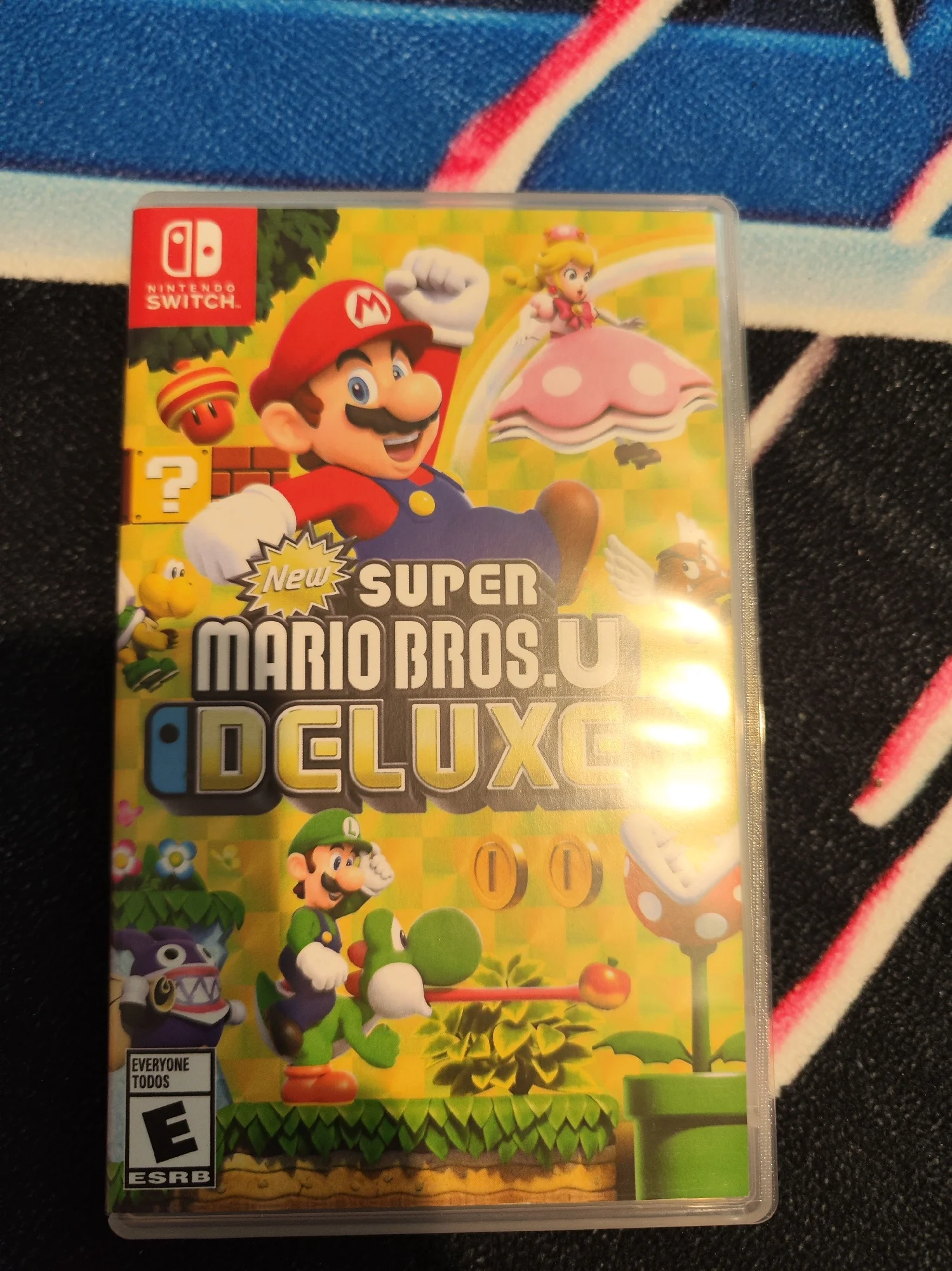 Nintendo Switch 本体 + Super Mario Bros. Игровая приставка Nintendo Switch Neon Red/Neon Blue + Super Mario