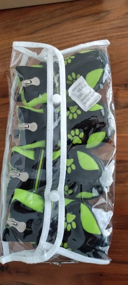 Warm Paws: Reflective Non-slip Dog Shoes for Winter Adventures (4pcs) photo review