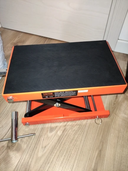 SucceBuy 1100 LBS Motorcycle Lift Motorcycle Scissor Lift Jack with Wide Deck & Safety Pin Steel Scissor Jack Fit for Motorcycle photo review