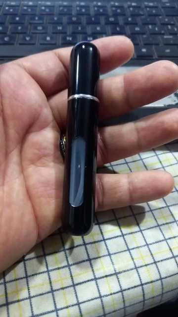 Atomizer Portable Refillable Perfume Bottle with Spray ability for Travel photo review