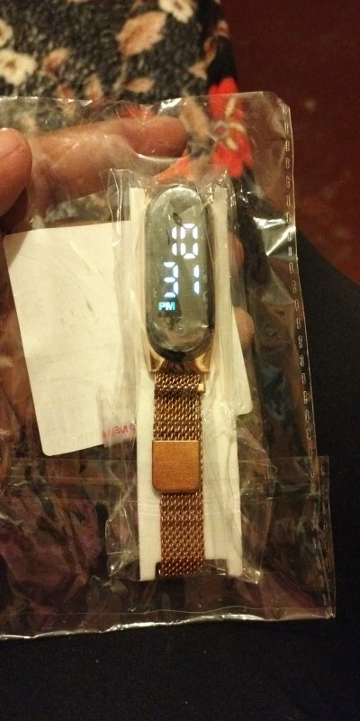 Relógio magnético LED feminino com pulseira, toque impermeável, relógio feminino, relógios digitais de pulso, moda, novo, 2024 photo review