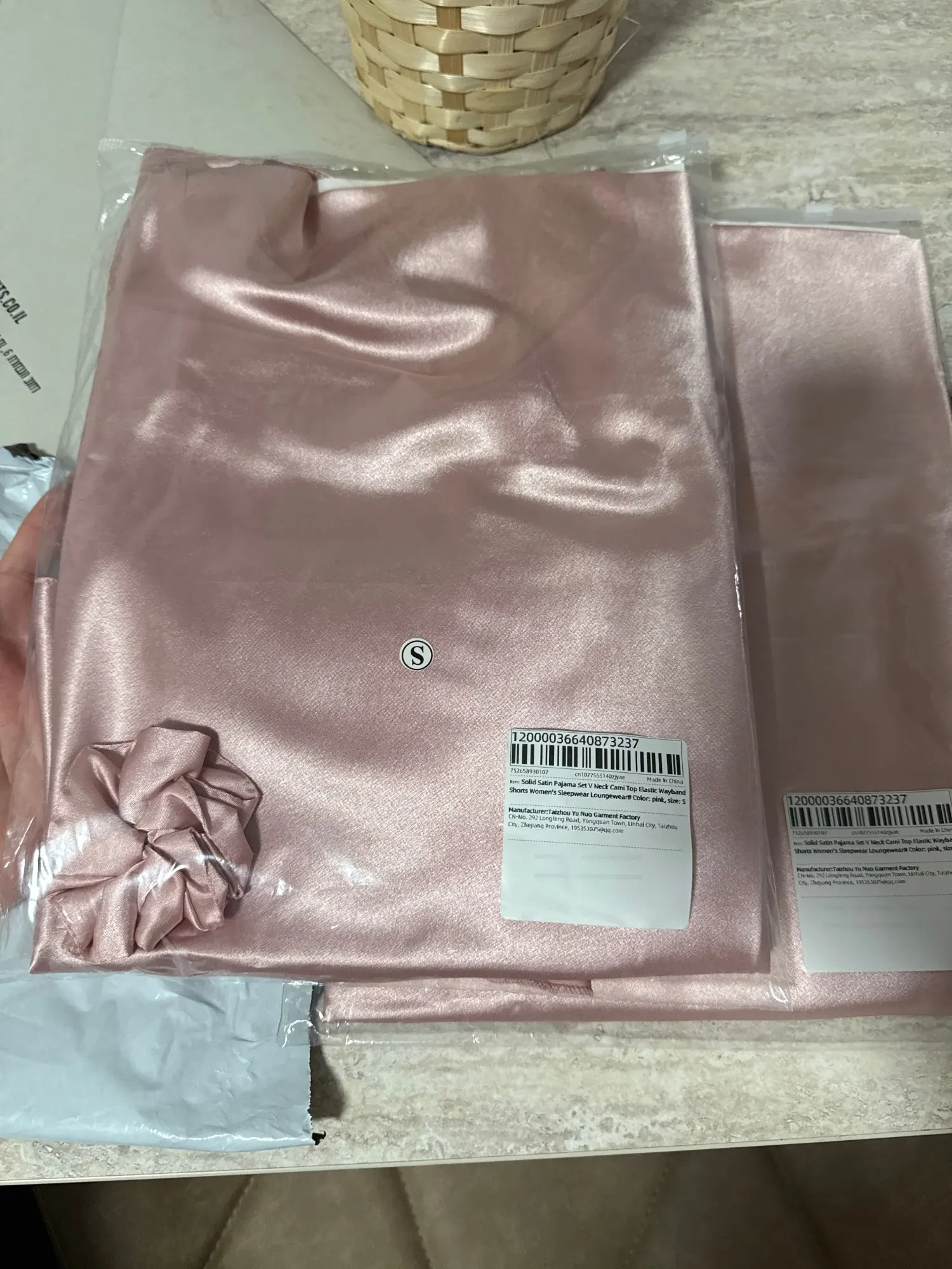 Luxury Satin Pajama Set: Elegant V-Neck Cami & Shorts photo review