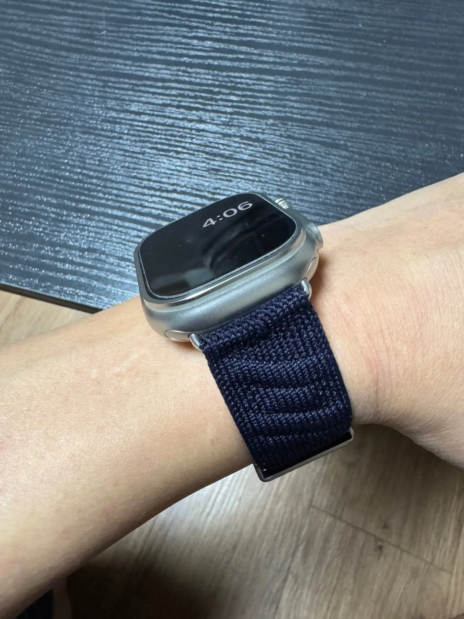 Apple Watch Single Tour Band 49mm Bleu Nuit En Mer Single Tour Nylon Strap photo review