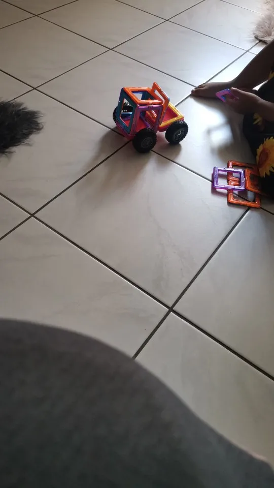 168 Magnet Bausteine - Konstruktionsspielzeug Set für kreative Designs photo review