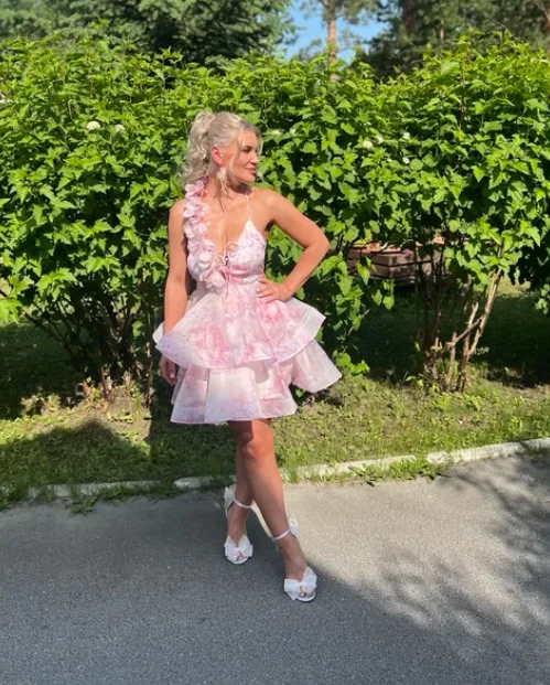 Chic Floral Printed Mini Dress Backless Sleeveless Hem Stacking Dresses photo review