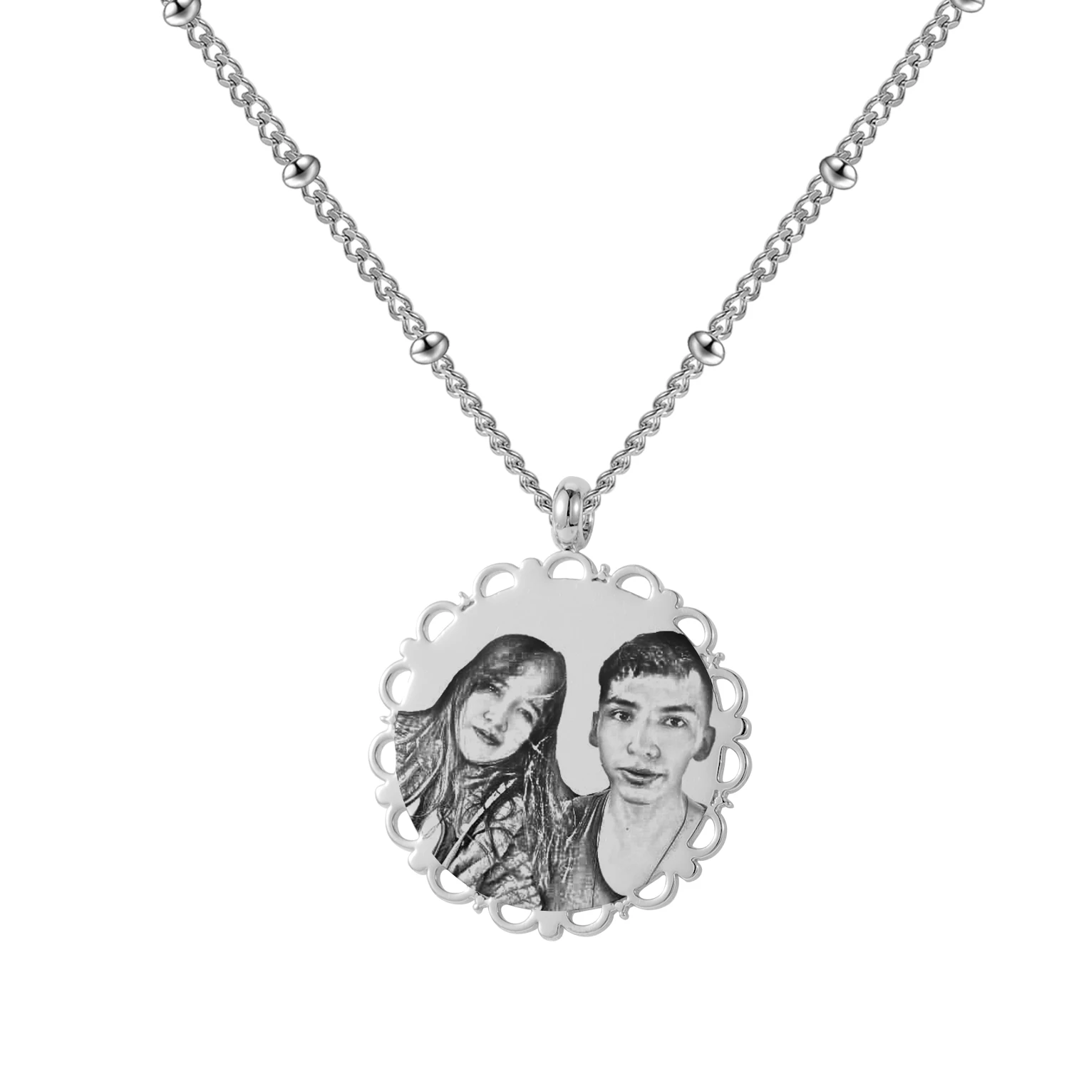 Collana con incisione in oro: gioielli con iniziali personalizzate - Italia