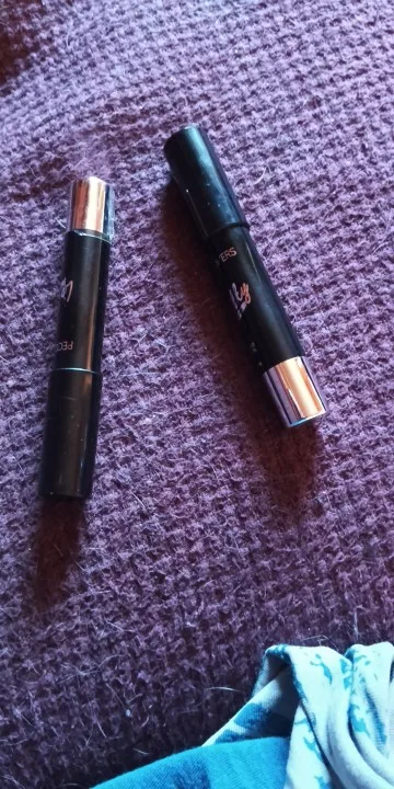 Matte Lipstick Pencil with Waterproof and Non-Stick Technology photo review