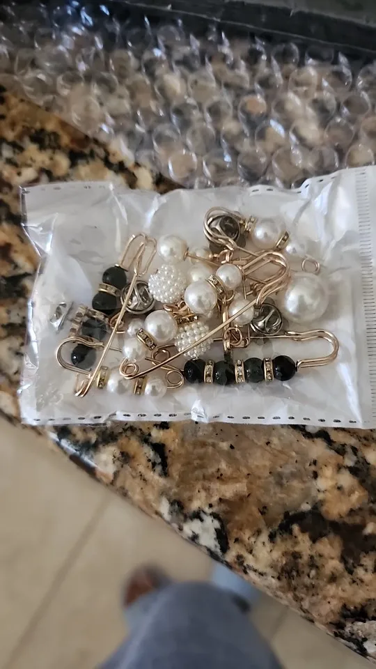 AINAMEISI 12pcs Fashion Pearl Brooch Waist Cinching Adjustable Skirt Anti-slip Metal Pin Fixed Clothes DIY Accessories photo review