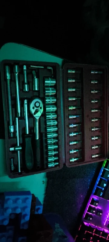 Kit de Ferramentas 46 Peças com Soquetes e Chave Catraca Reversível