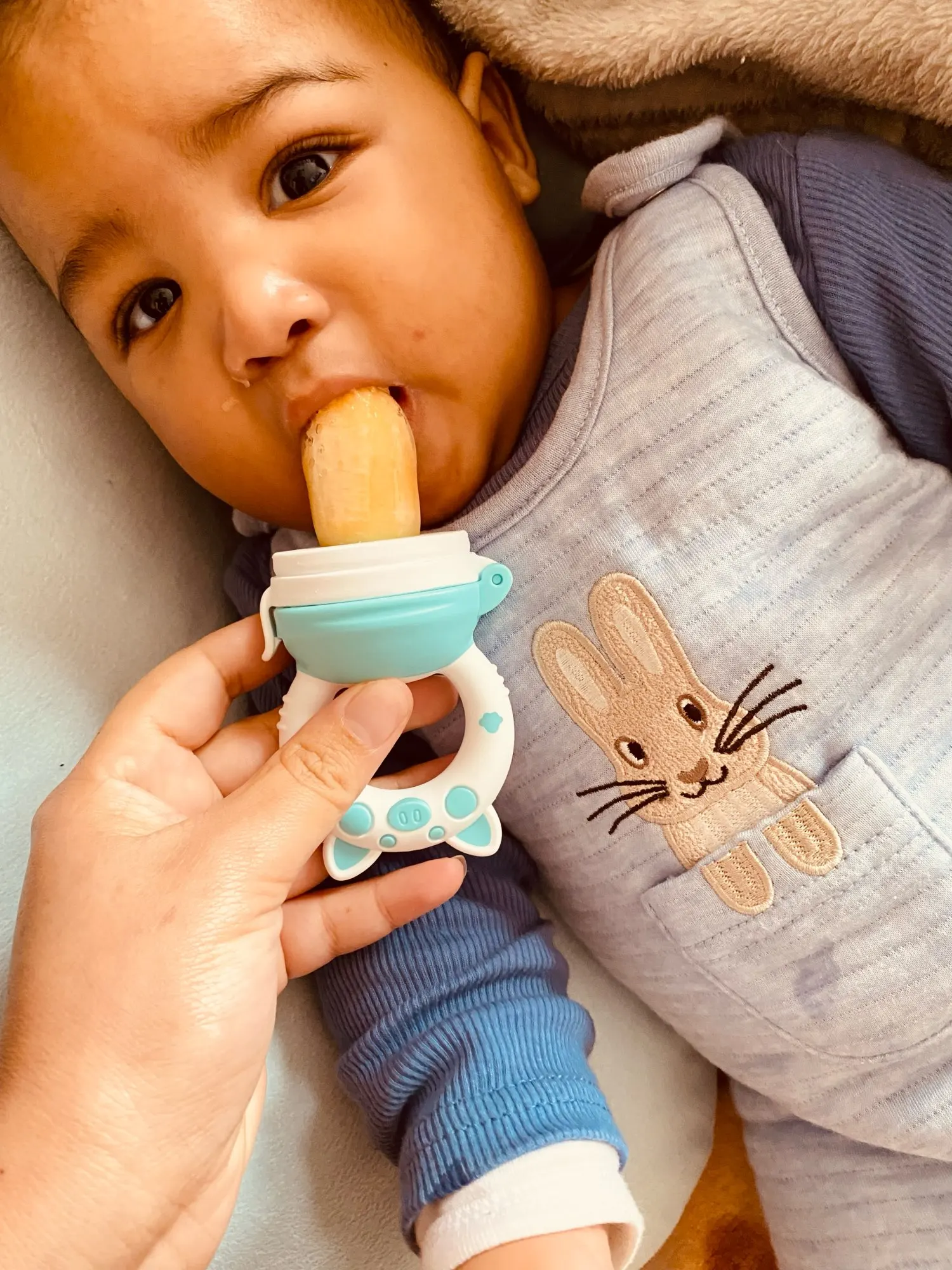 Baby Food Feeding Spoon Juice Extractor Fruit Feeder Pacifier Baby Feeding Bottle Silicone Gum Fruit Vegetable Bite Eat Feeder photo review