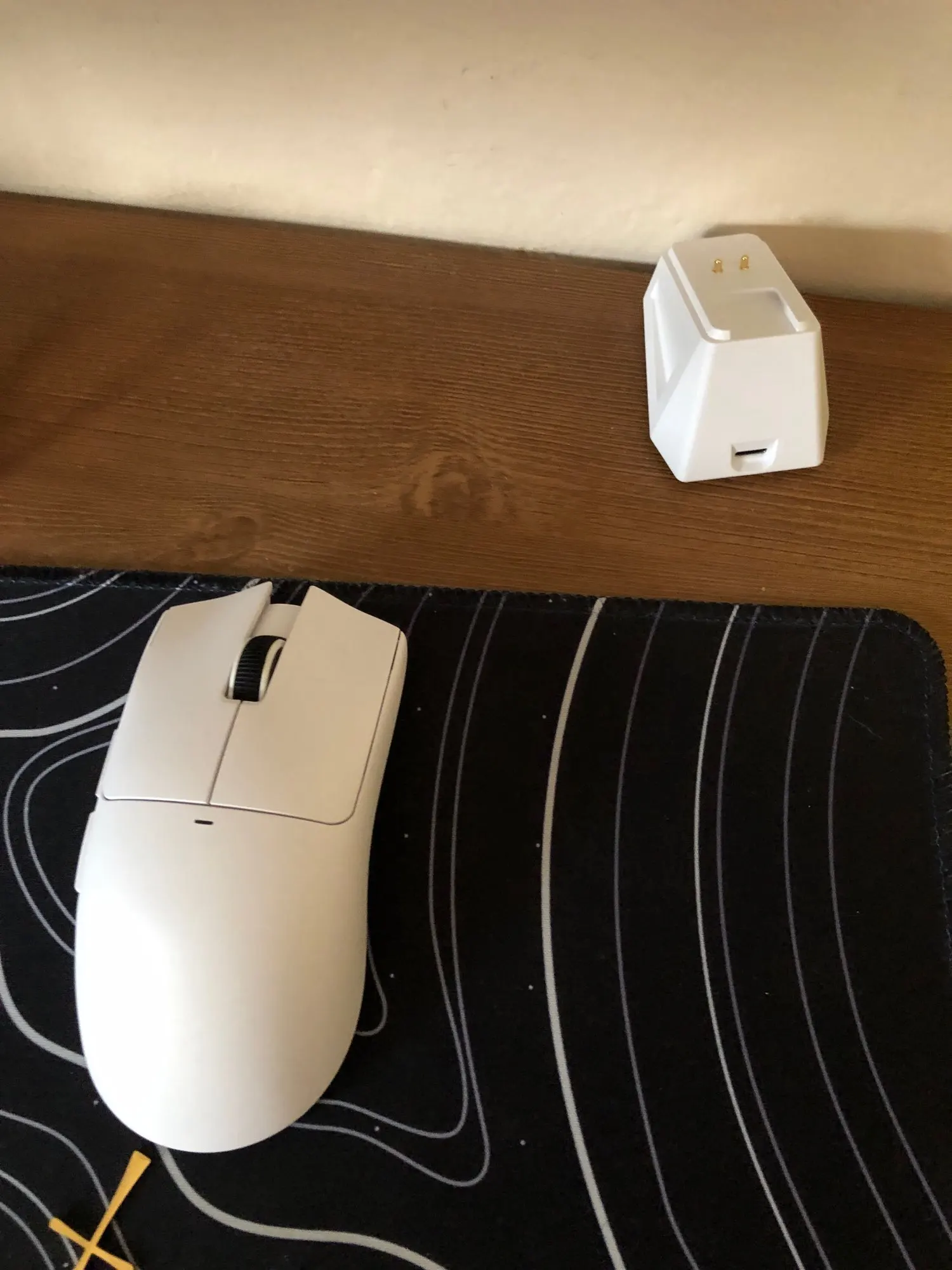 Ratón Bluetooth Attack Shark X6 PAW3395, conexión triple 2,4, base de carga magnética táctil RGB, ratón Macro para juegos photo review