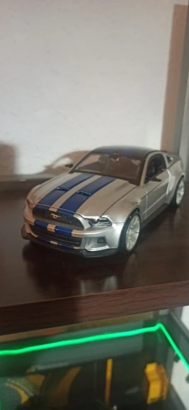 Maisto 1:24 Ford Mustang (Need for Speed) Shelby GT500 Series simulation alloy car model crafts decoration collection toy gift photo review