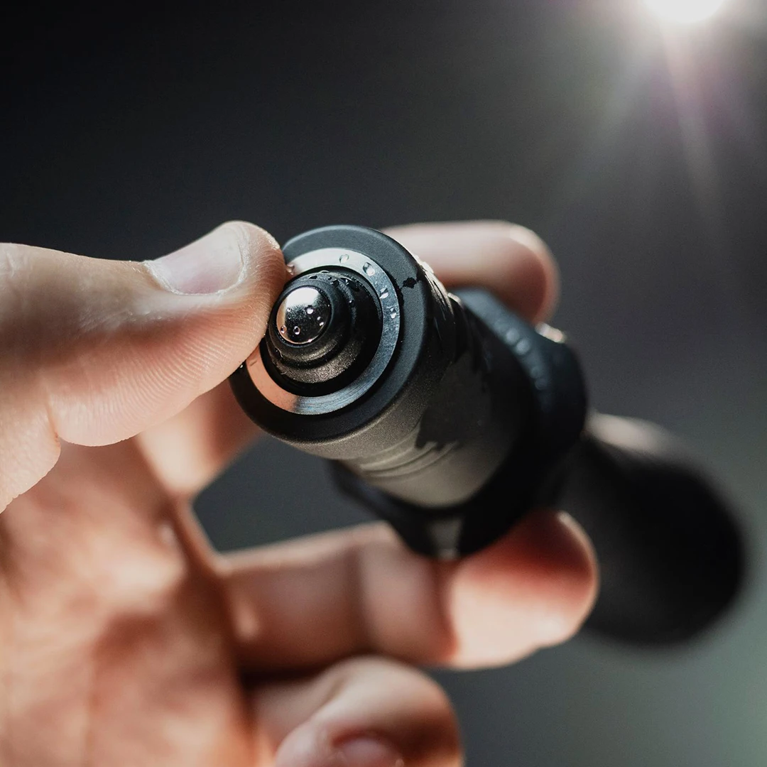 Armytek Dobermann Pro Ímã Lanterna Tática, USB Recarregável De