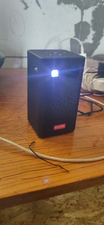 Portable Home Theater Mini 3D Projector 4K Display photo review