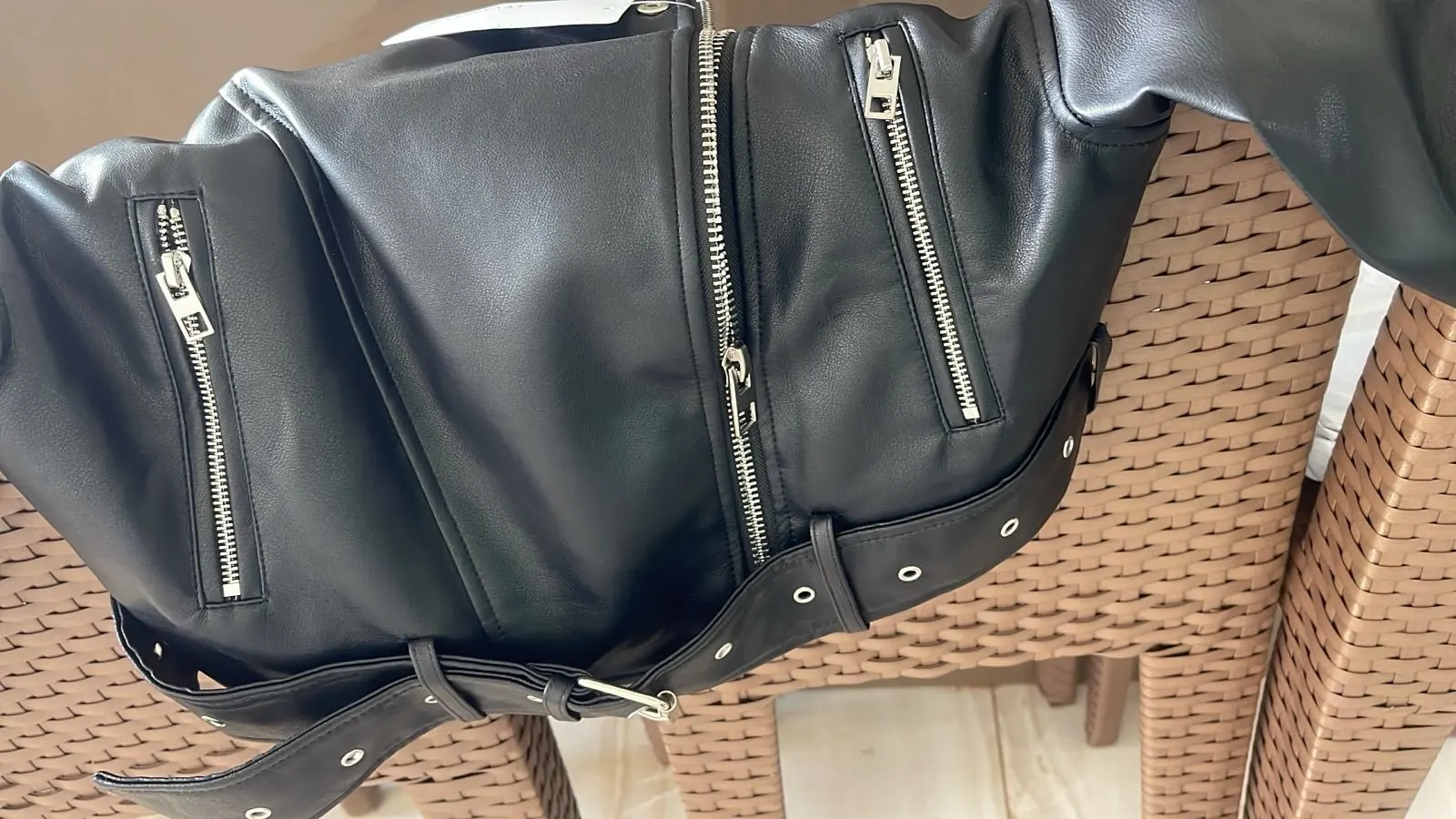 Ailegogo Faux Leather Short Jacket photo review