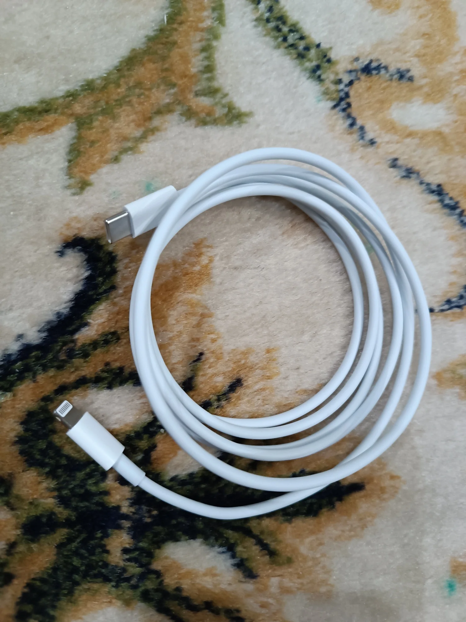 MOMAX magnetic data cable is easy to store and does not wrap around the braided cable pd100w. It is suitable for Huawei, Apple, MacBook, Android, usb-c interface, iPad, mobile phone and tablet fast charging data cable.