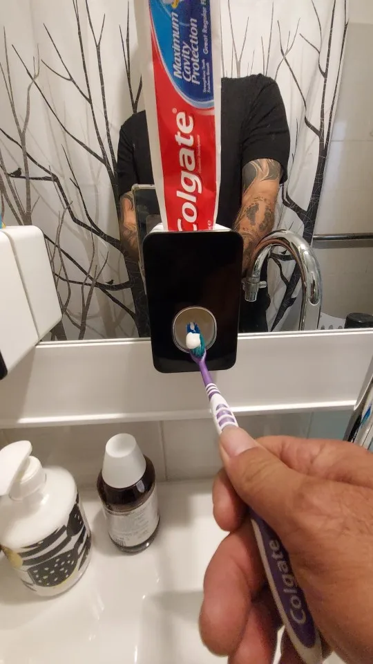 Automatic Toothpaste Dispenser Wall-Mounted photo review