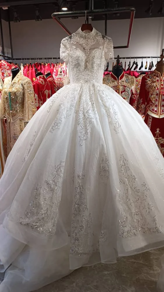 New Arriving Green V-Neck Shoulders Special Skirt Design Wedding Dress -  China Wedding Dress 2015 and Ball Gown Wedding Dress price |  Made-in-China.com