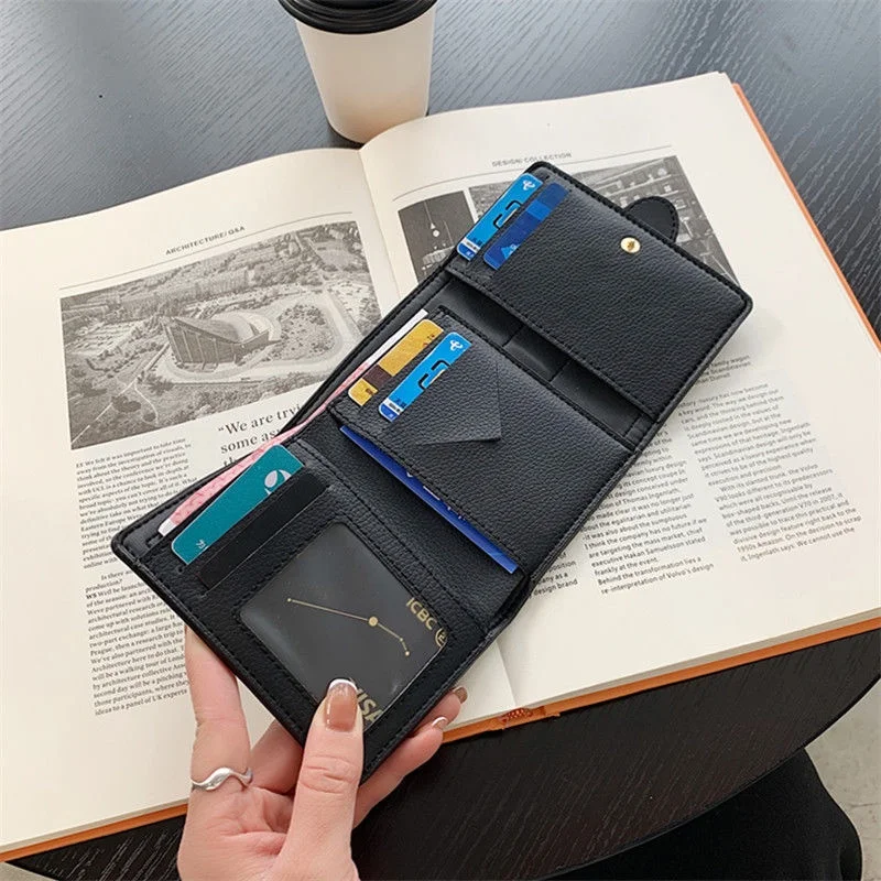 Рисунок 5 - CELINE small wallet женский короткий