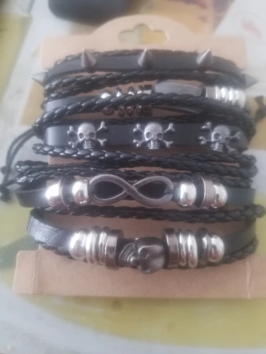 Bracelet en cuir style gothique