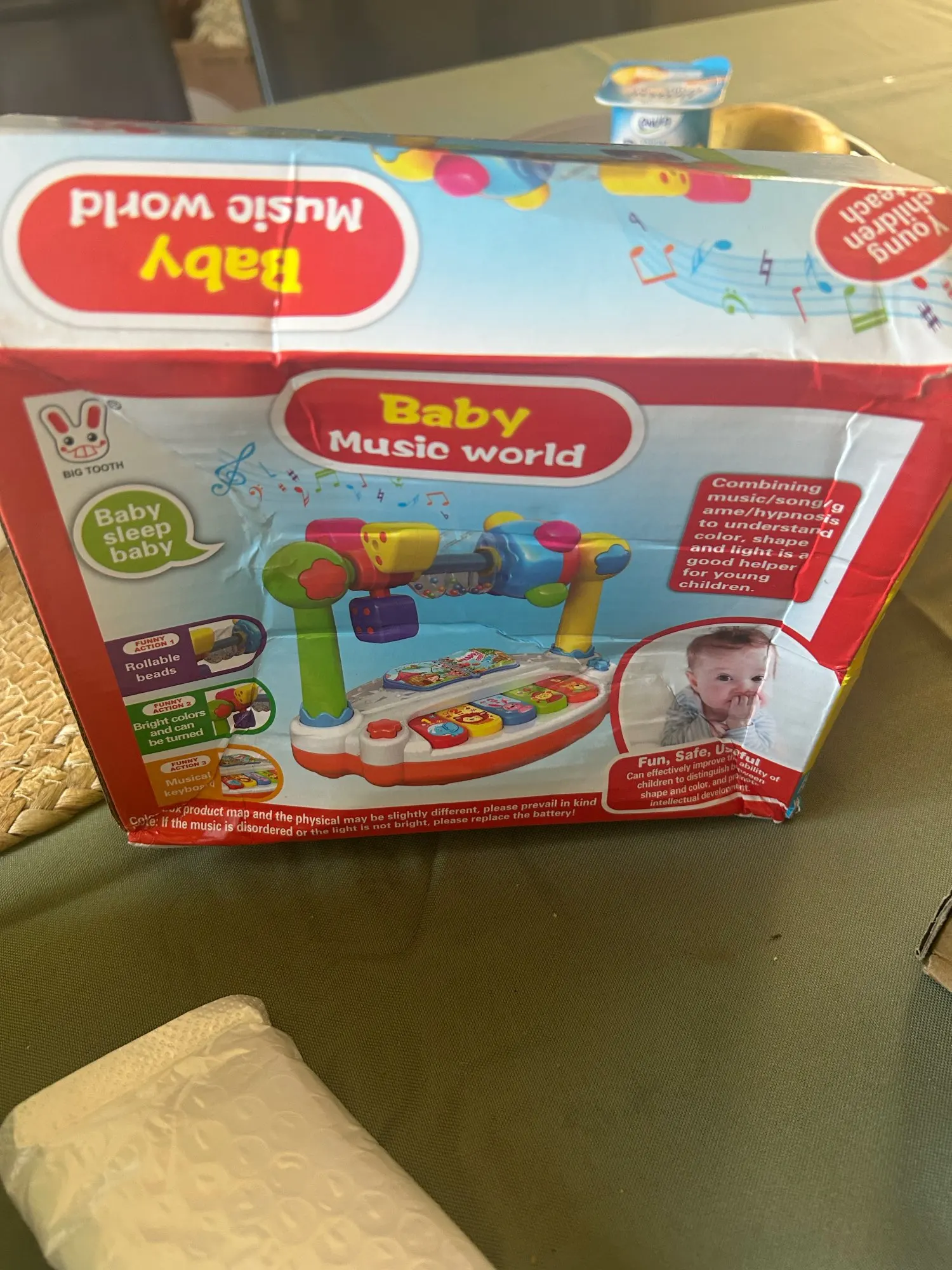 Musical Keyboard Toy Rotating Music Lights Sound for Toddlers, Random Color photo review