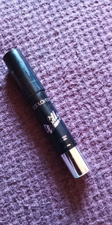 Matte Lipstick Pencil with Waterproof and Non-Stick Technology photo review